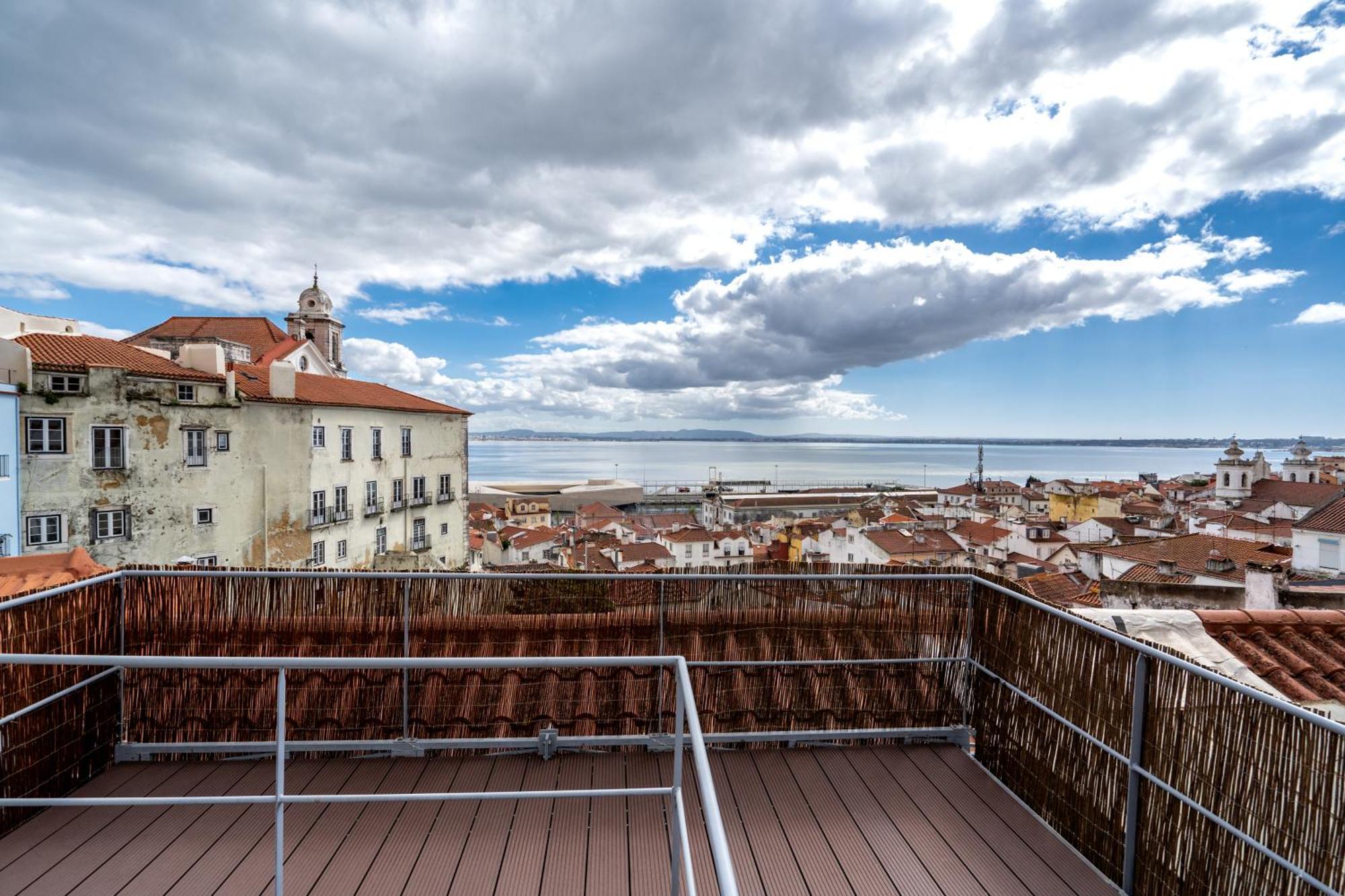 Alfama Terrace 360º - Private Terrace With Exceptional River View With A/C! Лісабон Екстер'єр фото